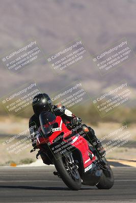 media/Oct-30-2025-Racers Edge (Thu) [[dabbdaf680]]/3-B Group/Session 2 (Turn 14)/